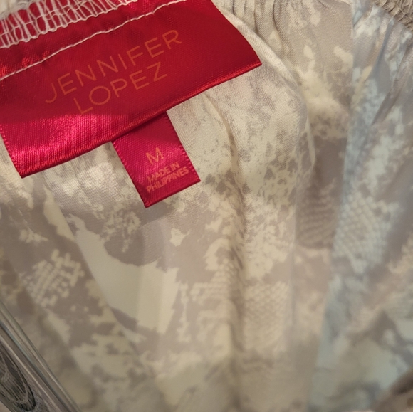 Ladies JLo off shoulder top. Medium Gray and white snakeprint - Picture 6 of 6